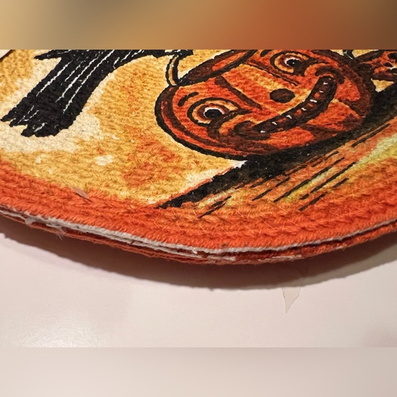 NWT JOHANNA PARKER ROUND HALLOWEEN PLACEMATS. - Picture 5 of 12